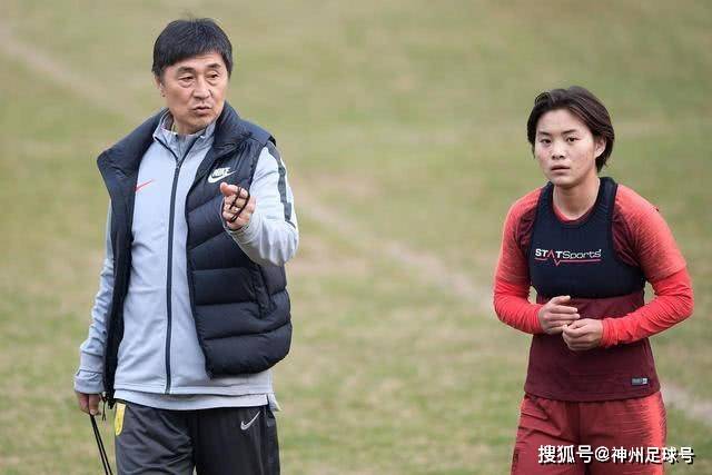 恩比德因对裁判不满被判技犯，数据仍不理想